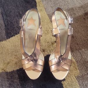 Stylish Bronze Heels with Strappy Design